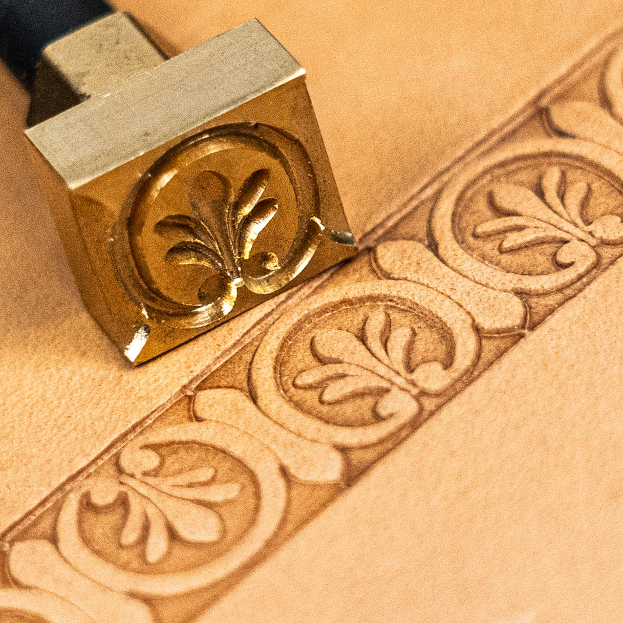 LT140 Leaf Leather Stamping Tool–Ornate Leaf