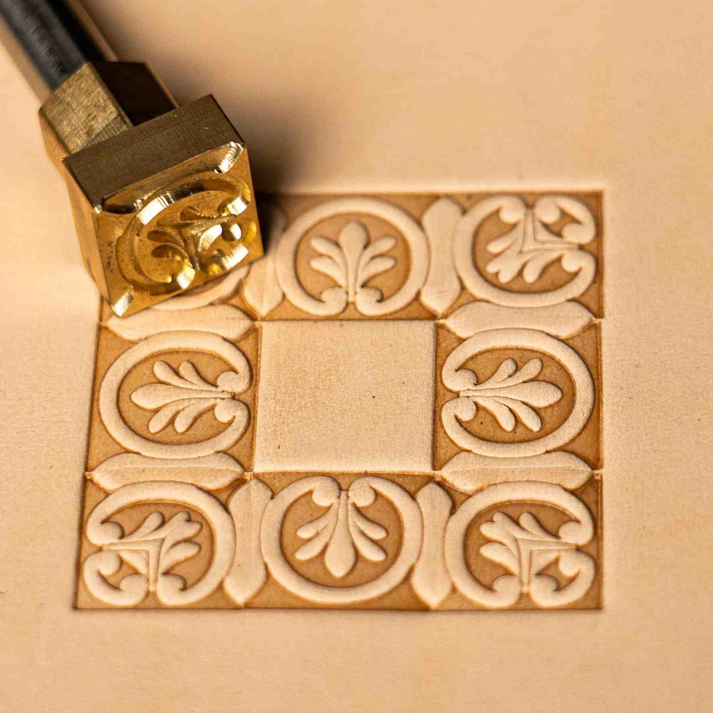 LT140 Leaf Leather Stamping Tool–Ornate Leaf