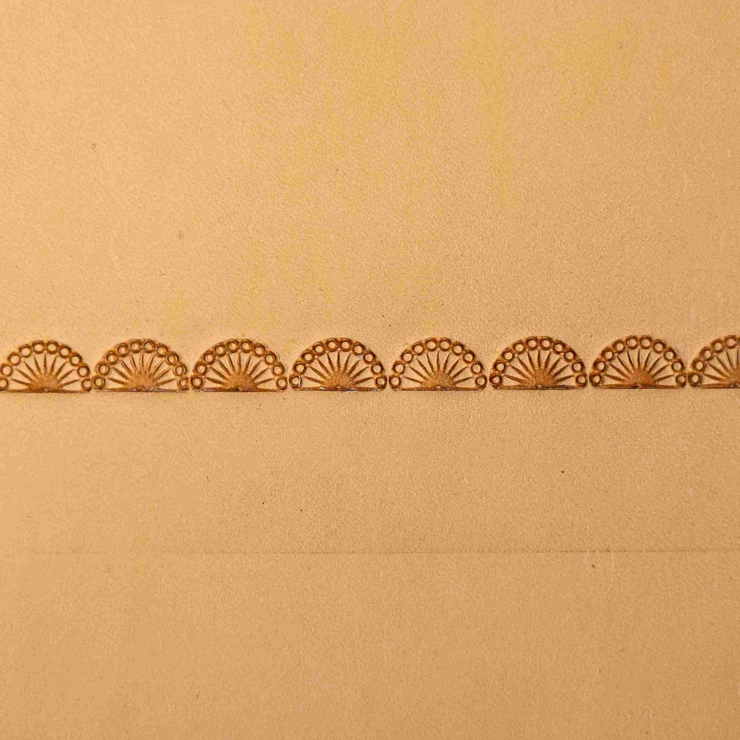 LT186 Fan Border Leather Stamping Tool– Fan Border 10x5mm (2/5" x 1/5")