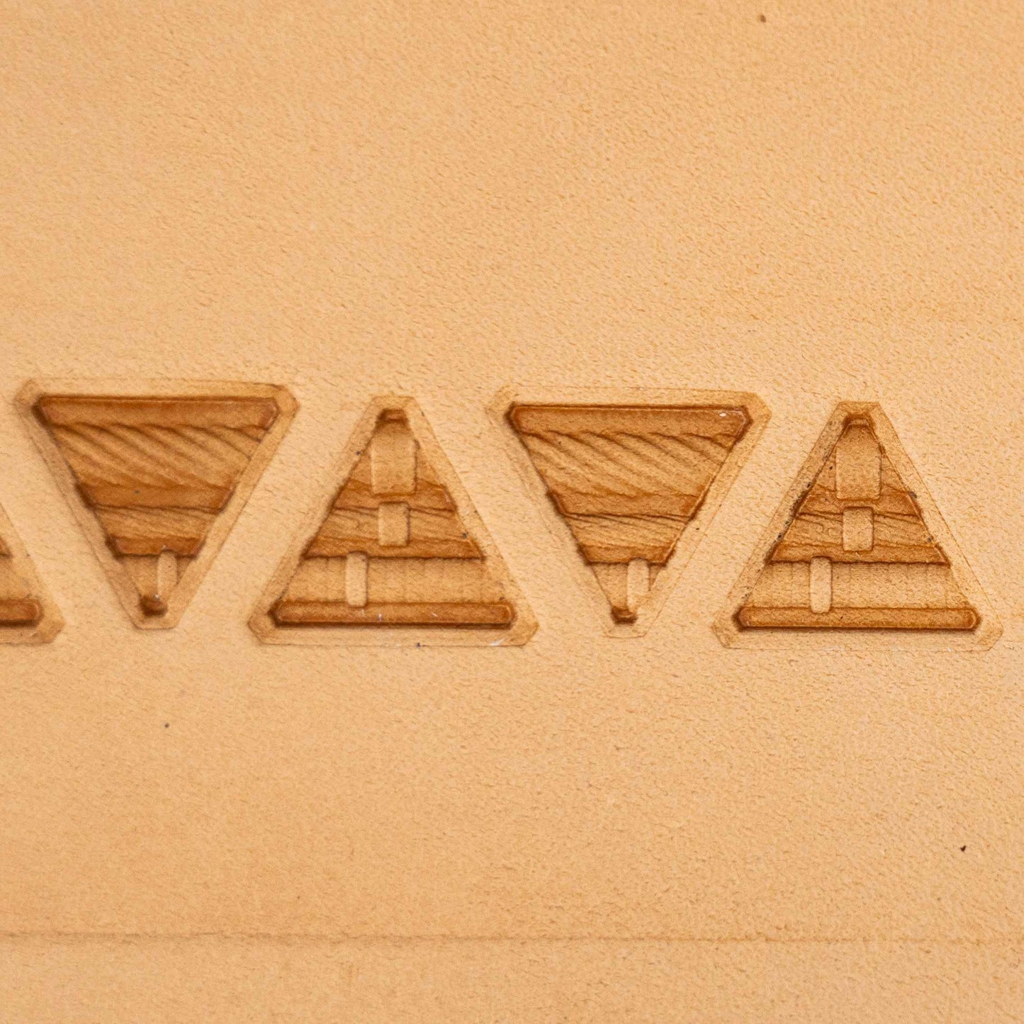 LT313 Geometric Leather Stamping Tool–Triangle Lines Geometric 16x14mm (5/8" x 5/9")