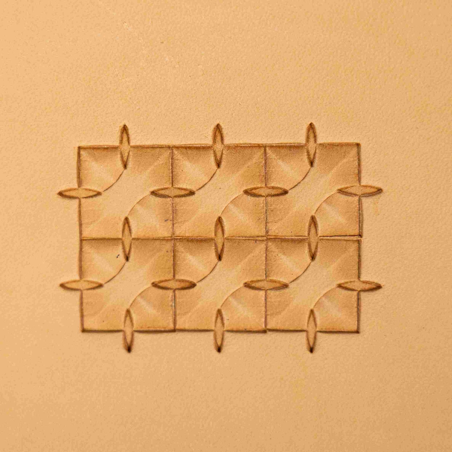 LT376 Geometric Leather Stamping Tool–Interlock Geometric 19x19mm (3/4" x 3/4")