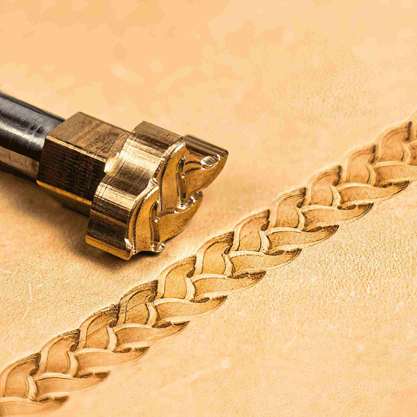 Pattern Leather Stamp – Braided Border