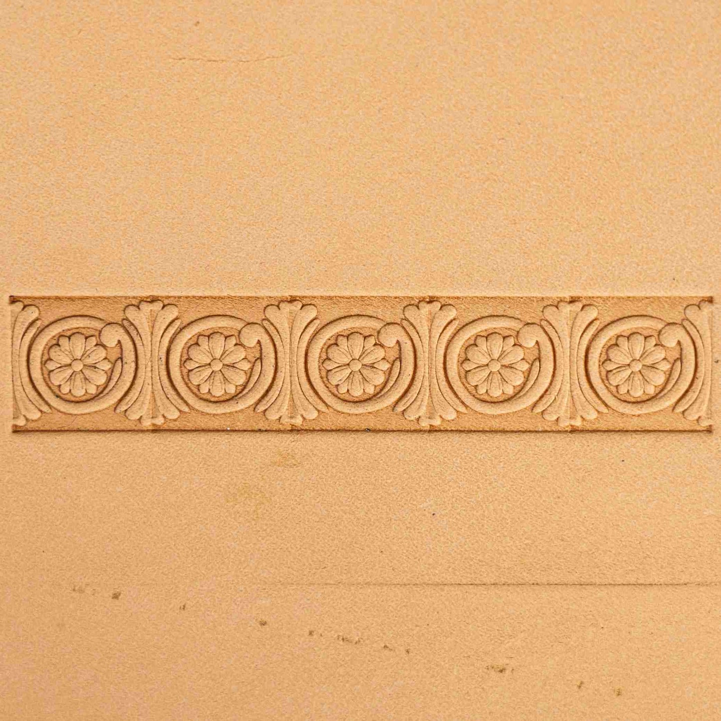 LT179 Flower Leather Stamping Tool–Circular Border Flower 15x14mm (7/12" x 5/9")