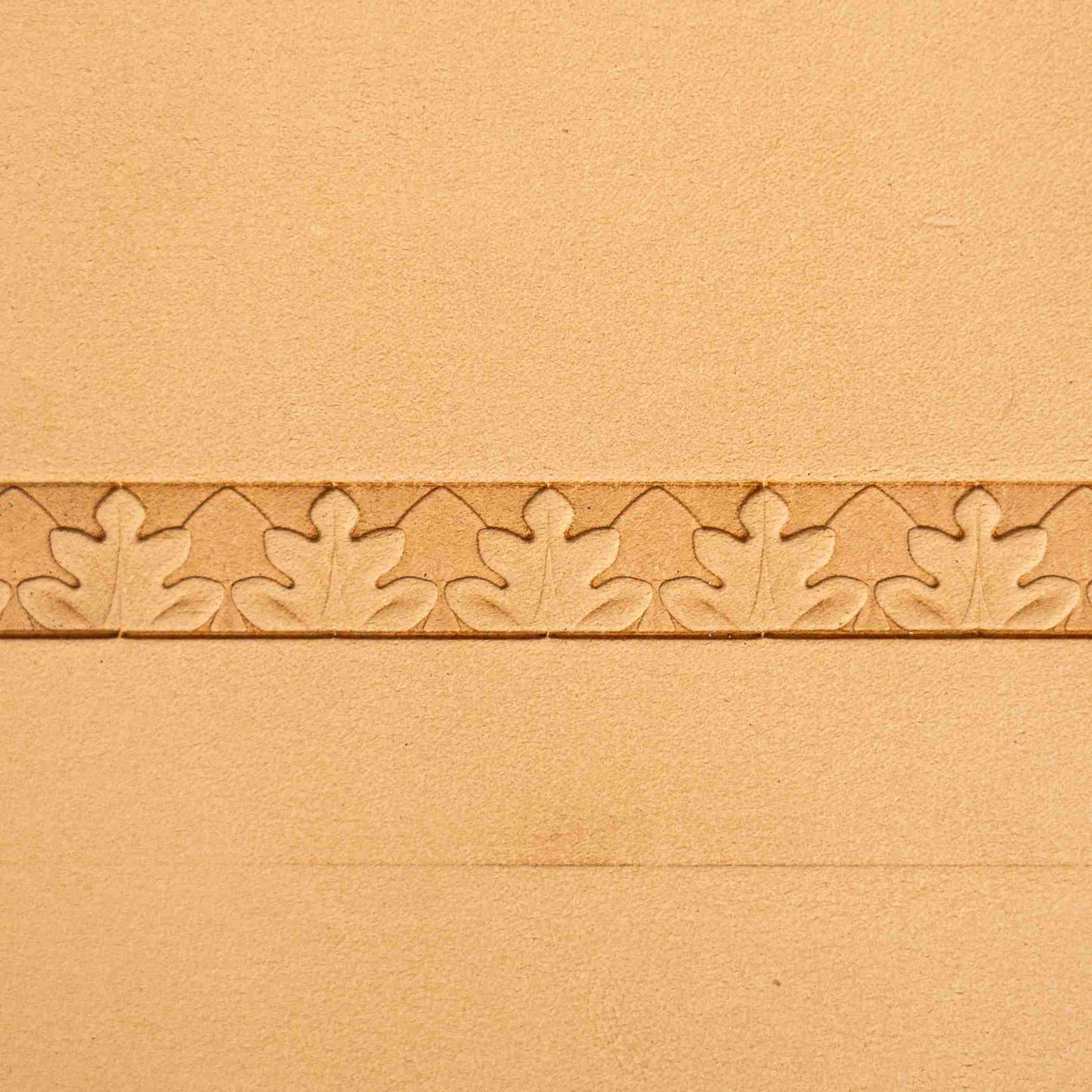 LT192 Oak Leaf Leather Stamping Tool–Border Strip Oak Leaf 15x11mm (7/12" x 7/16")
