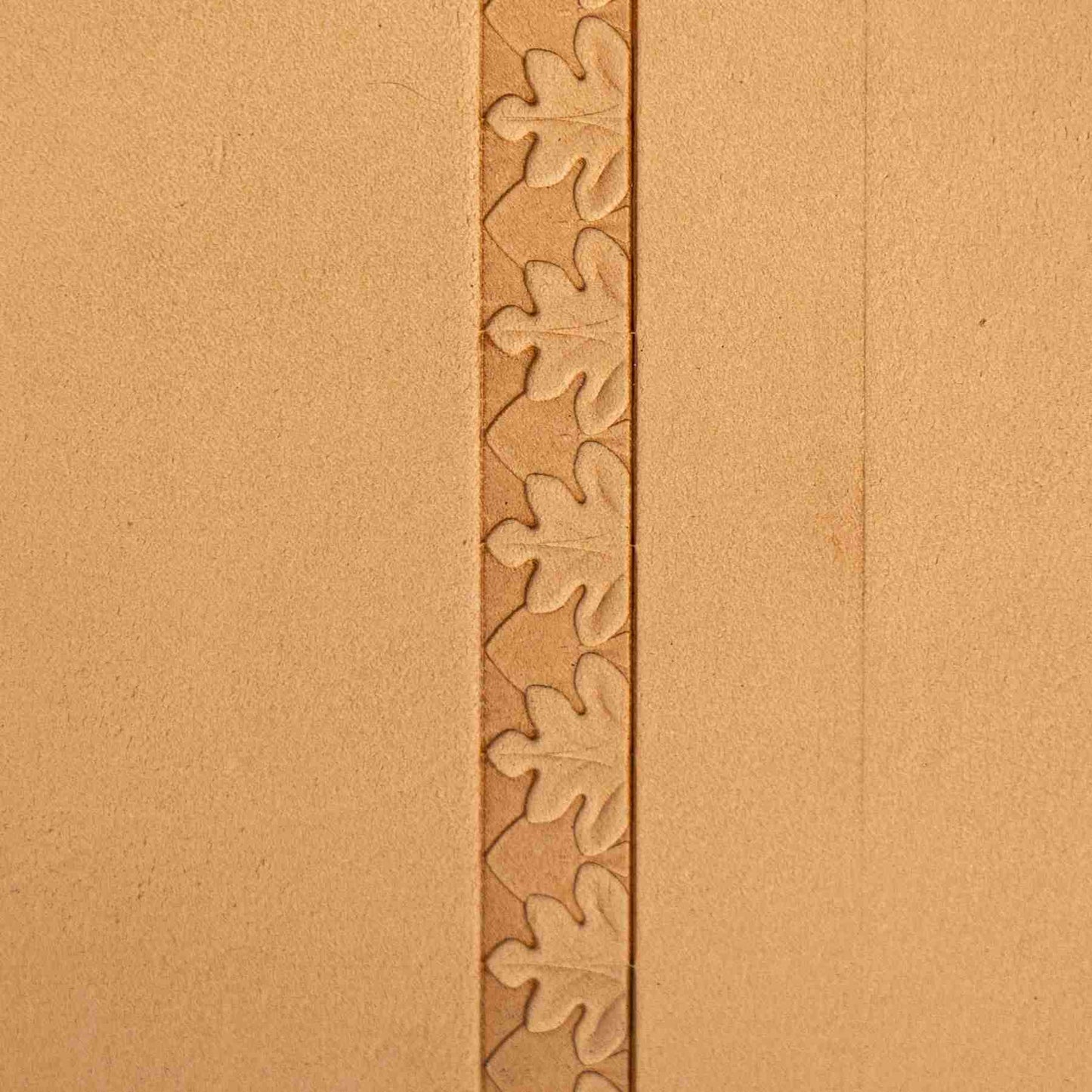 LT192 Oak Leaf Leather Stamping Tool–Border Strip Oak Leaf 15x11mm (7/12" x 7/16")