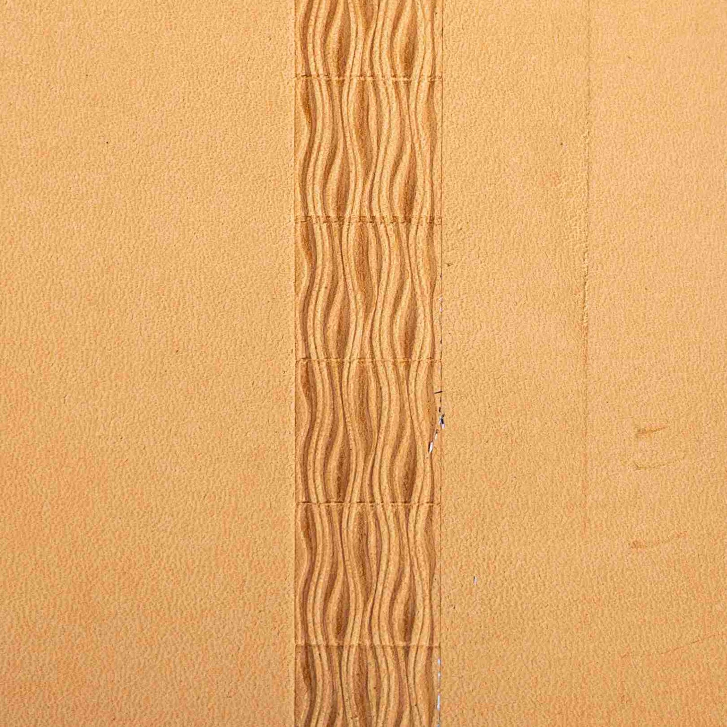 LT195 Wavy Lines Leather Stamping Tool– Wavy Lines 16x16mm (5/8" x 5/8")