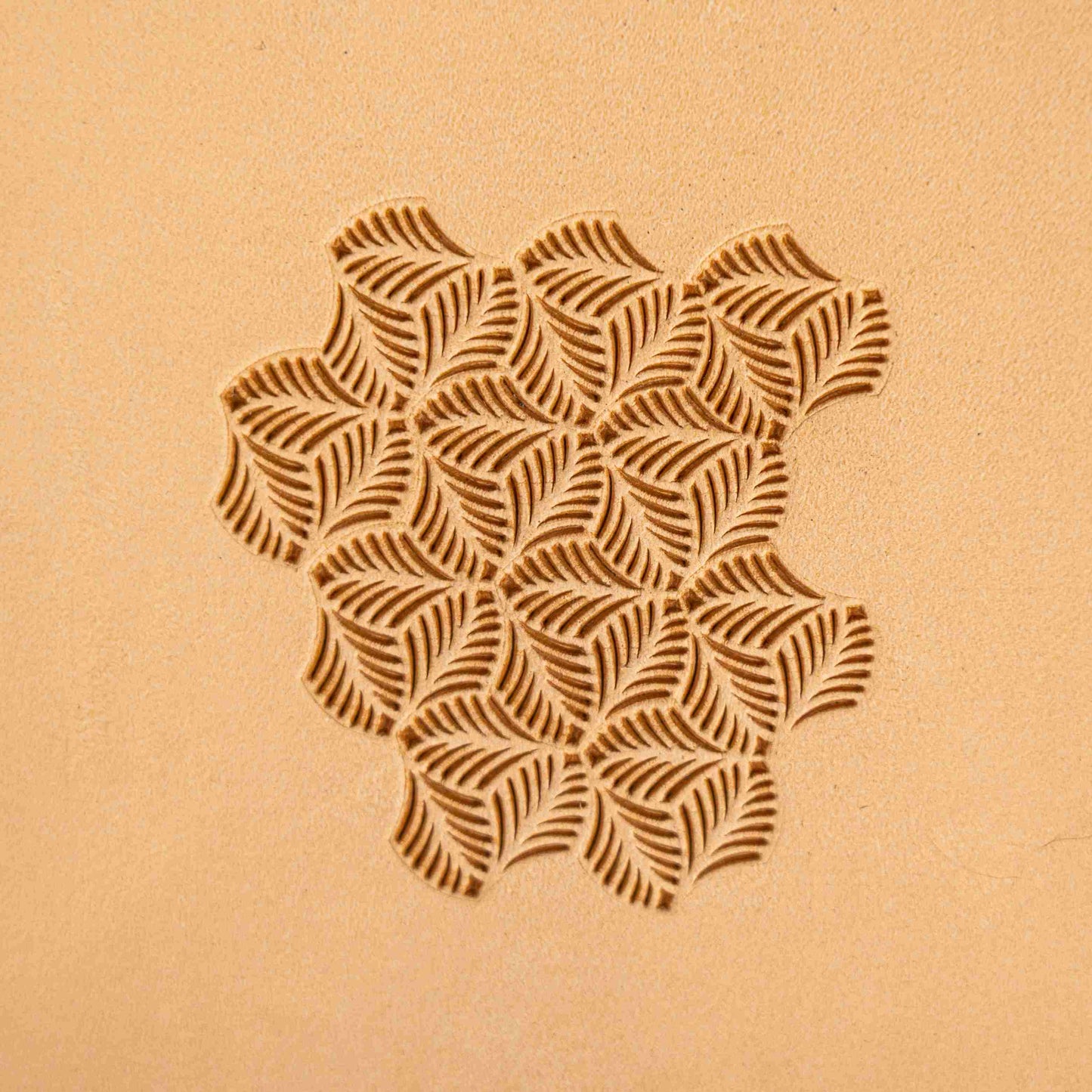 LT375 Leaf Leather Stamping Tool–Motif Leaf 15x14mm (7/12" x 5/9")