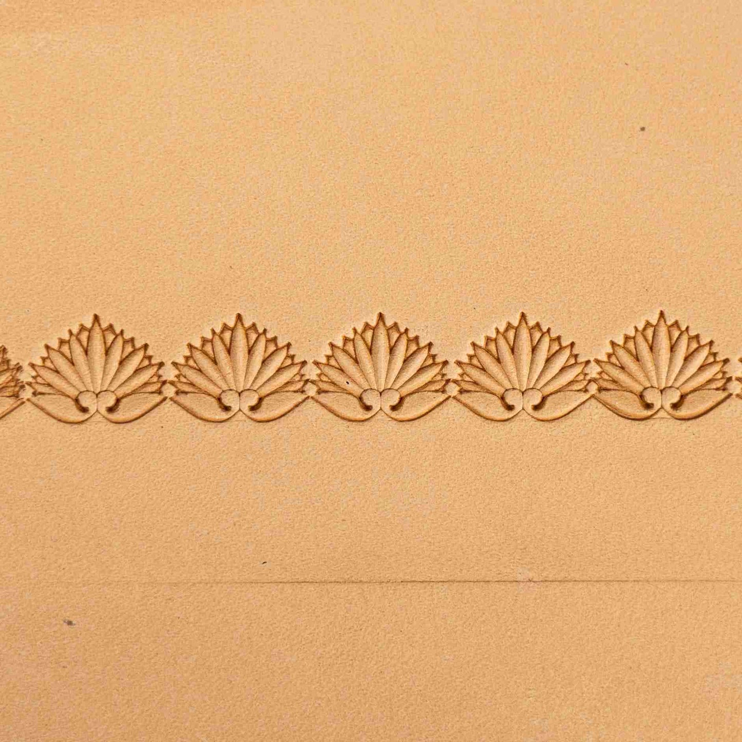 LT391 Fan Border Leather Stamping Tool– Fan Border 14x11mm (5/9" x 7/16")