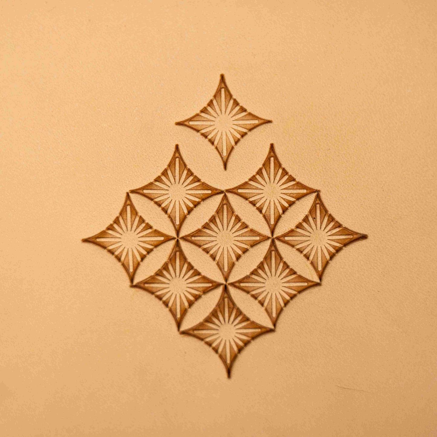 LT223 Geometric Leather Stamping Tool–Starburst Geometric 17x17mm (2/3" x 2/3")