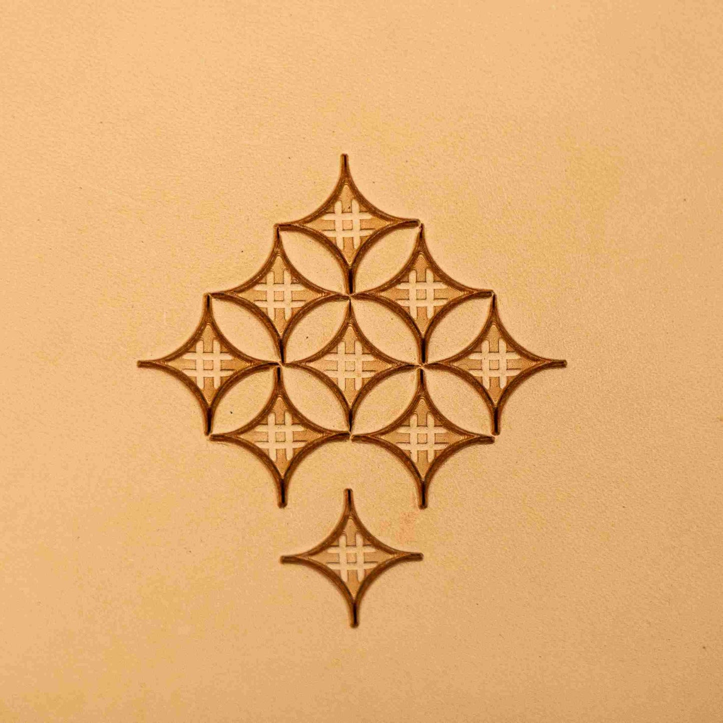 LT226 Geometric Leather Stamping Tool–Cross Weave Geometric 15x15mm (7/12" x 7/12")