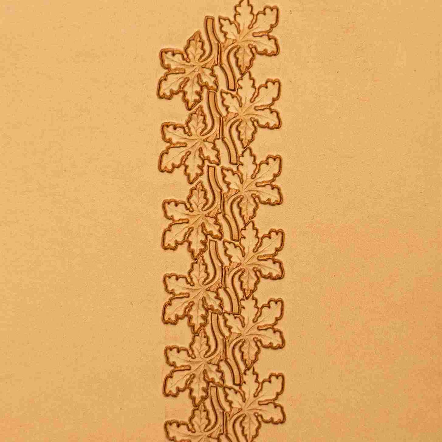 LT330 Oak Leaf Leather Stamping Tool–Border Strip Oak Leaf 16x10mm (5/8" x 2/5")