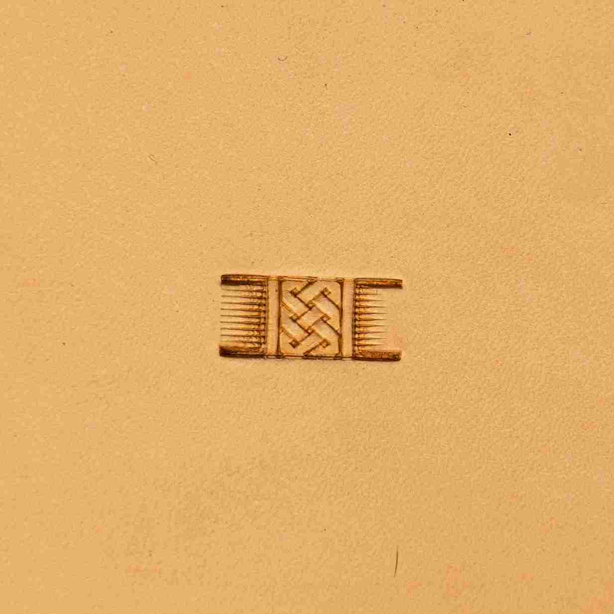 LT339 Basket Weave Leather Stamping Tool–Diamond Arrangement Basket Weave 16x7mm (5/8" x 3/11")