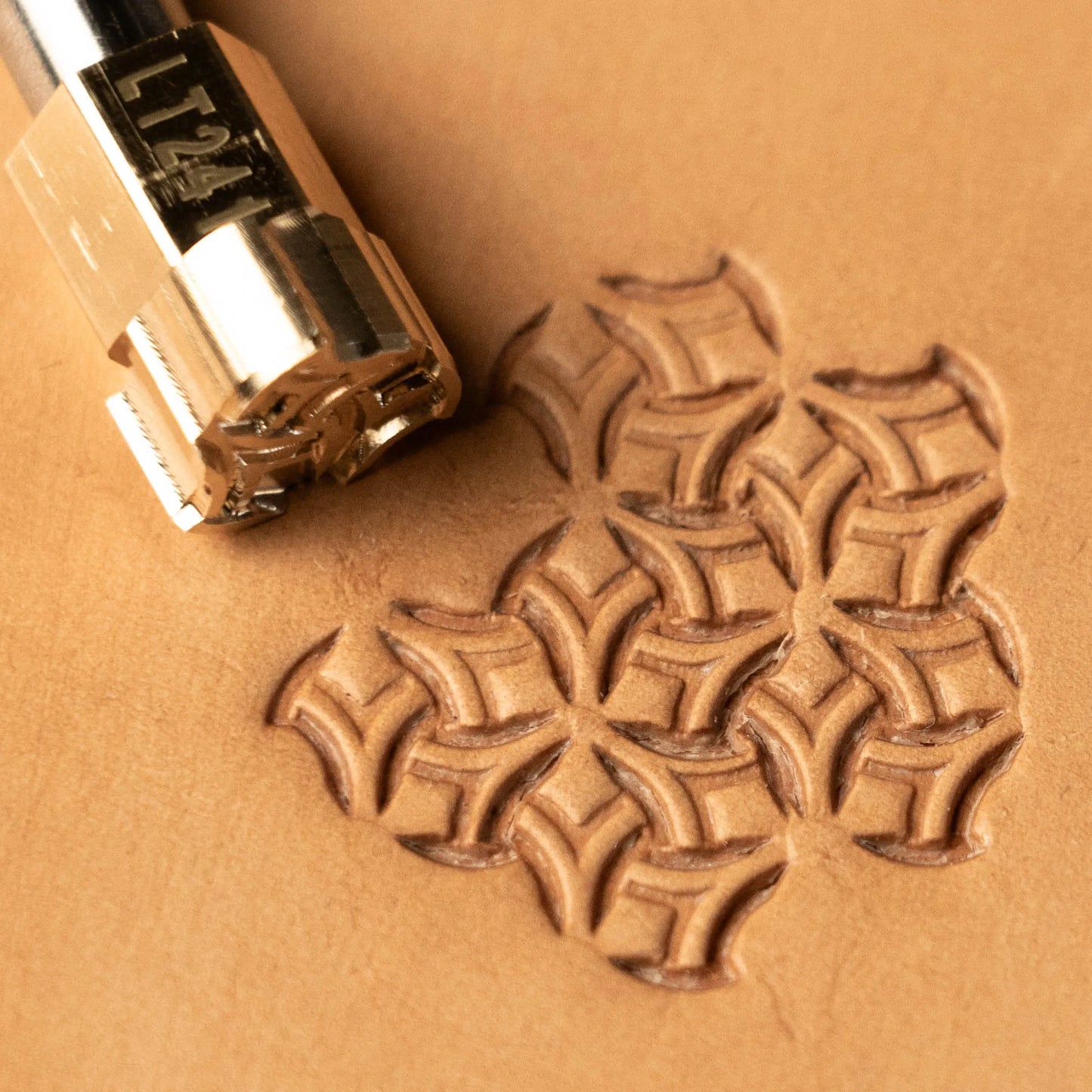 LT241 Geometric Leather Stamping Tool–Interlock Shape Geometric 13x13mm (1/2" x 1/2")