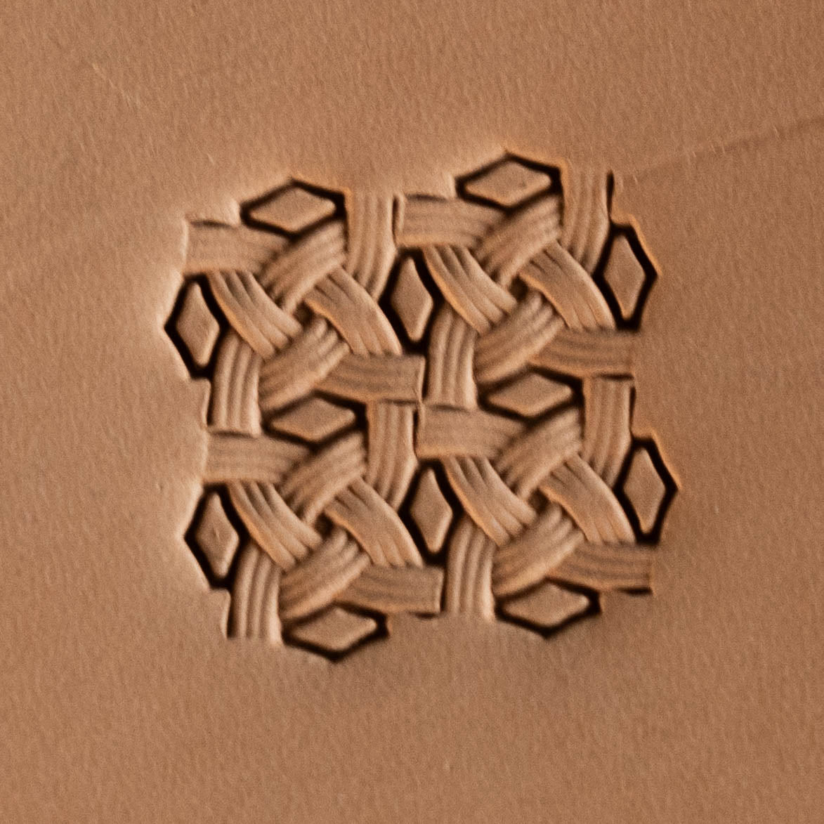 LT592 Basket Weave Leather Stamping Tool–Celtic Knot Basket Weave 14x14mm (5/9" x 5/9")