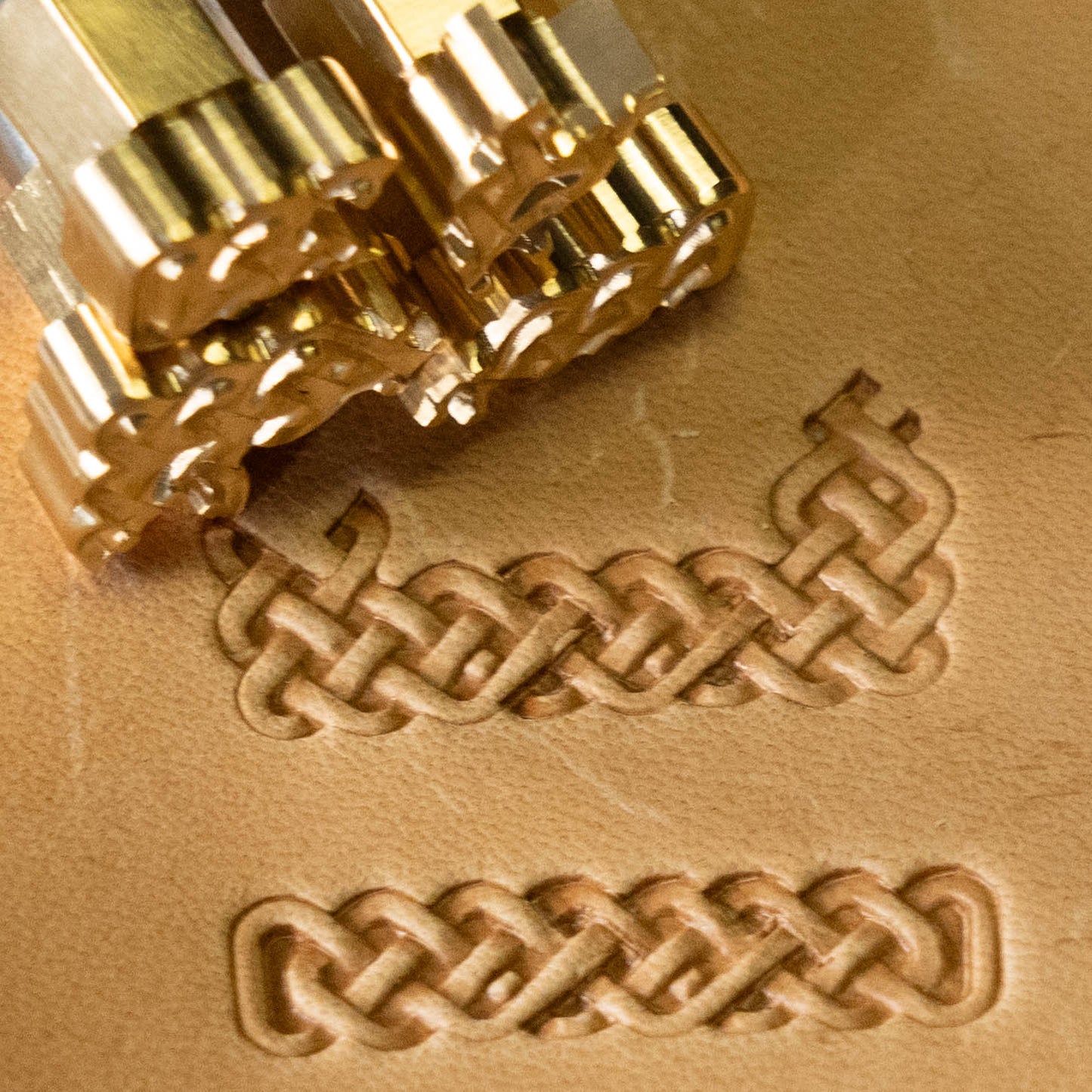 LT761 Geometric Leather Stamping Tool–Celtic Knot Geometric