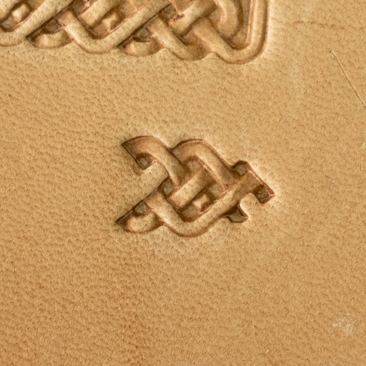 LT761 Geometric Leather Stamping Tool–Celtic Knot Geometric