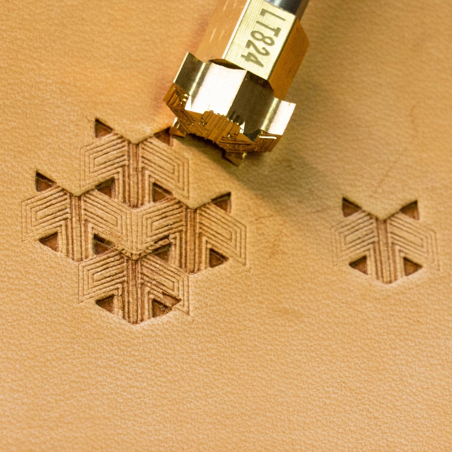 LT824 Geometric Leather Stamping Tool for Professional Crafters – Geometric Lines 15x12mm (7/12" x 7/15")