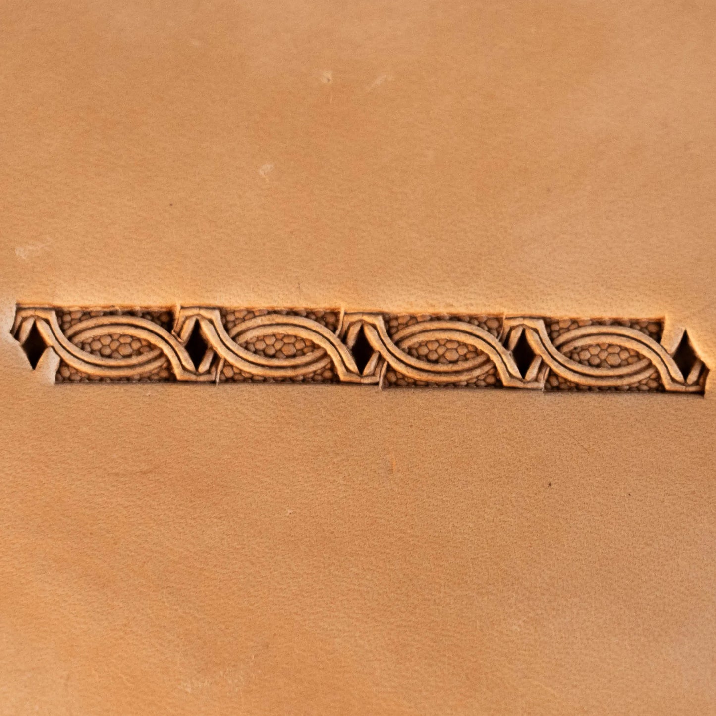LT521 Geometric Leather Stamping Tool–Interlinked Ovals Border Geometric