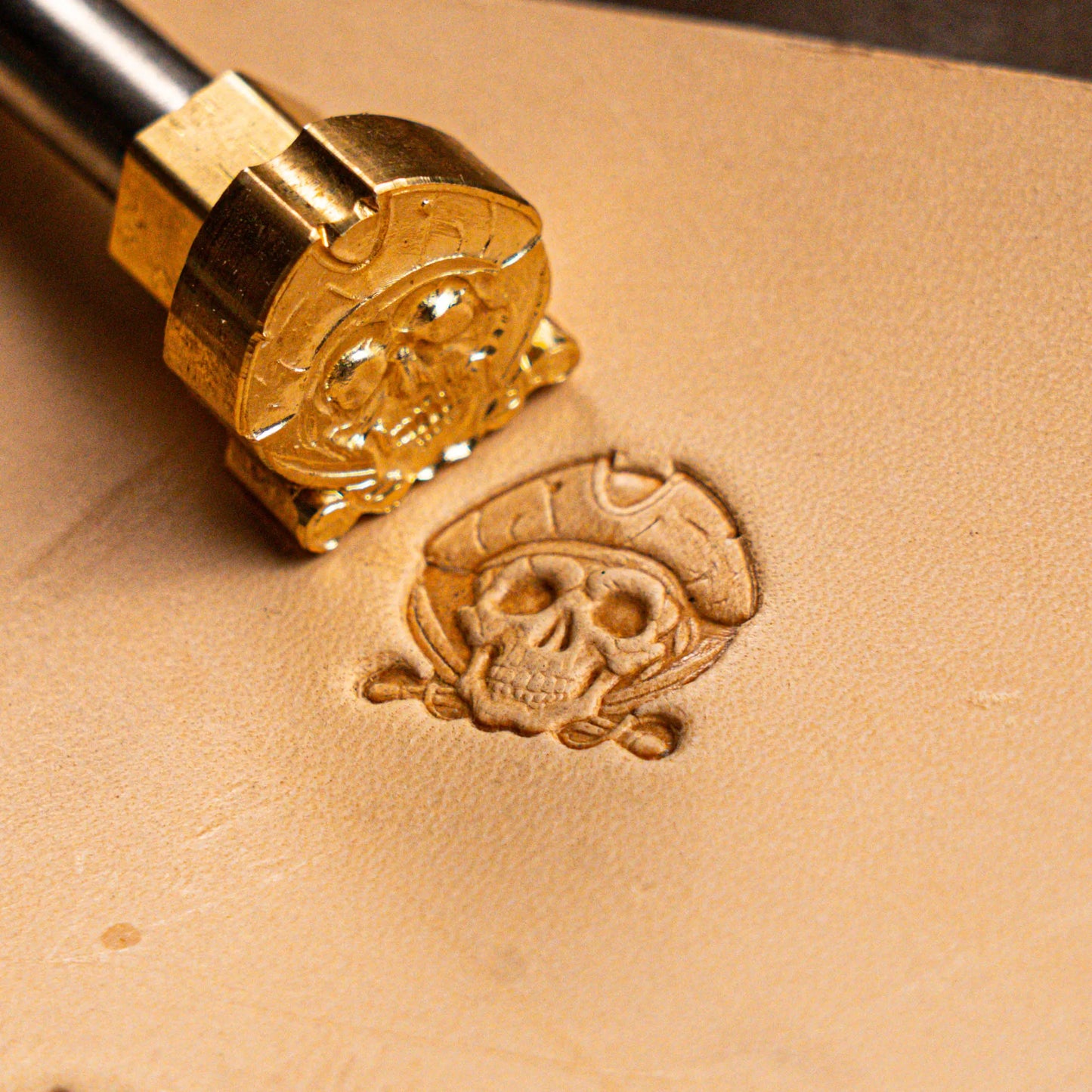 LT552 Skull Leather Stamping Tool–Pirate Hat Skull 18x18mm (5/7" x 5/7")