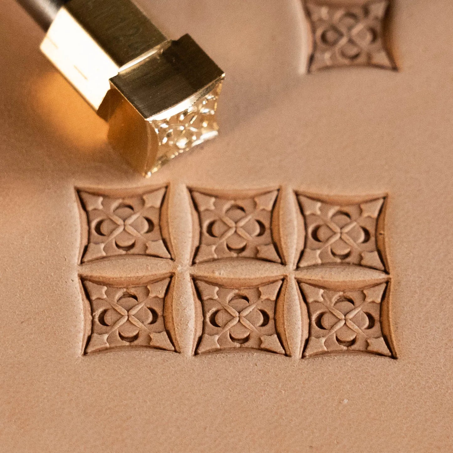 LT600 Floral Tile Leather Stamping Tool– Floral Tile 10x10mm (2/5" x 2/5")