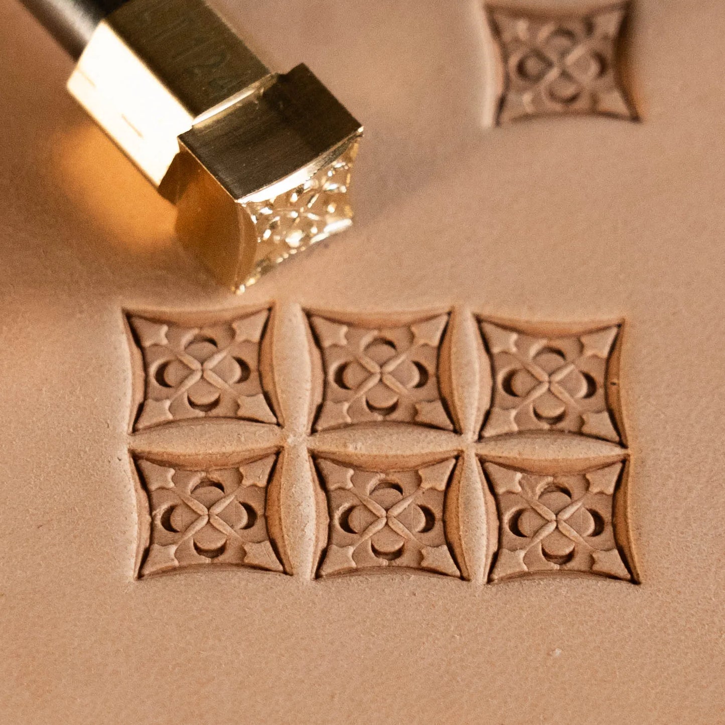 LT600 Floral Tile Leather Stamping Tool– Floral Tile 10x10mm (2/5" x 2/5")