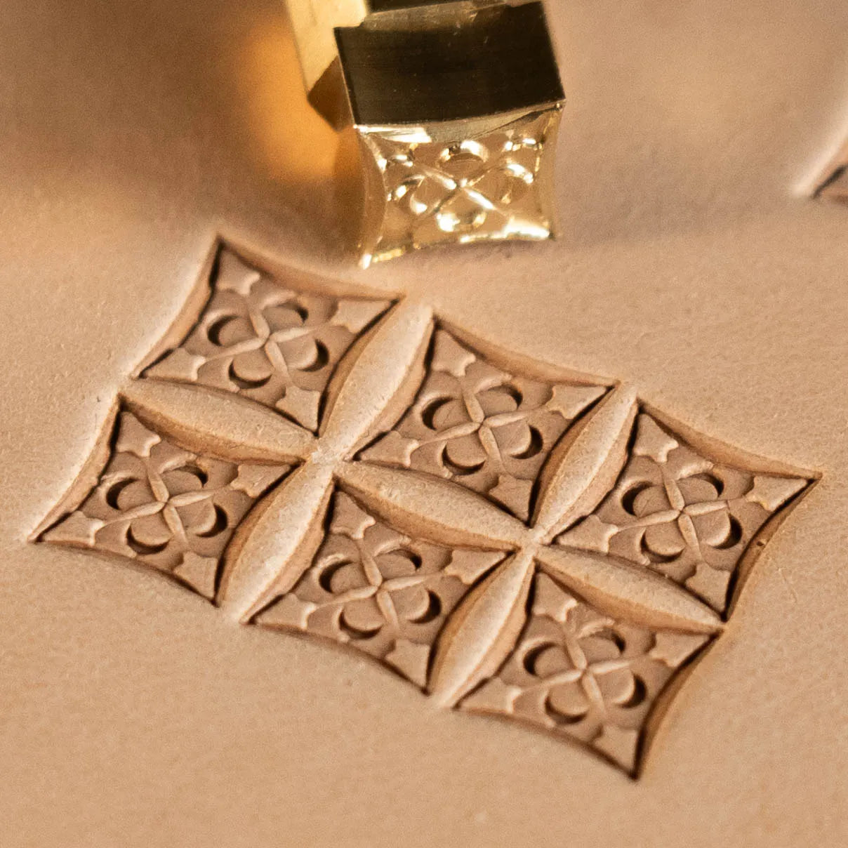 LT600 Floral Tile Leather Stamping Tool– Floral Tile 10x10mm (2/5" x 2/5")