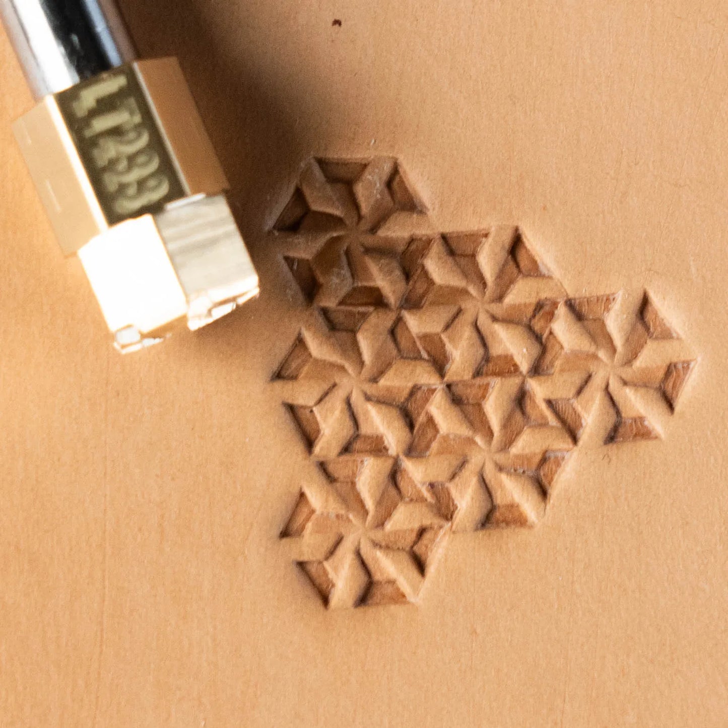 LT233 Geometric Leather Stamping Tool–3D Cubes Geometric 12x12mm (7/15" x 7/15")
