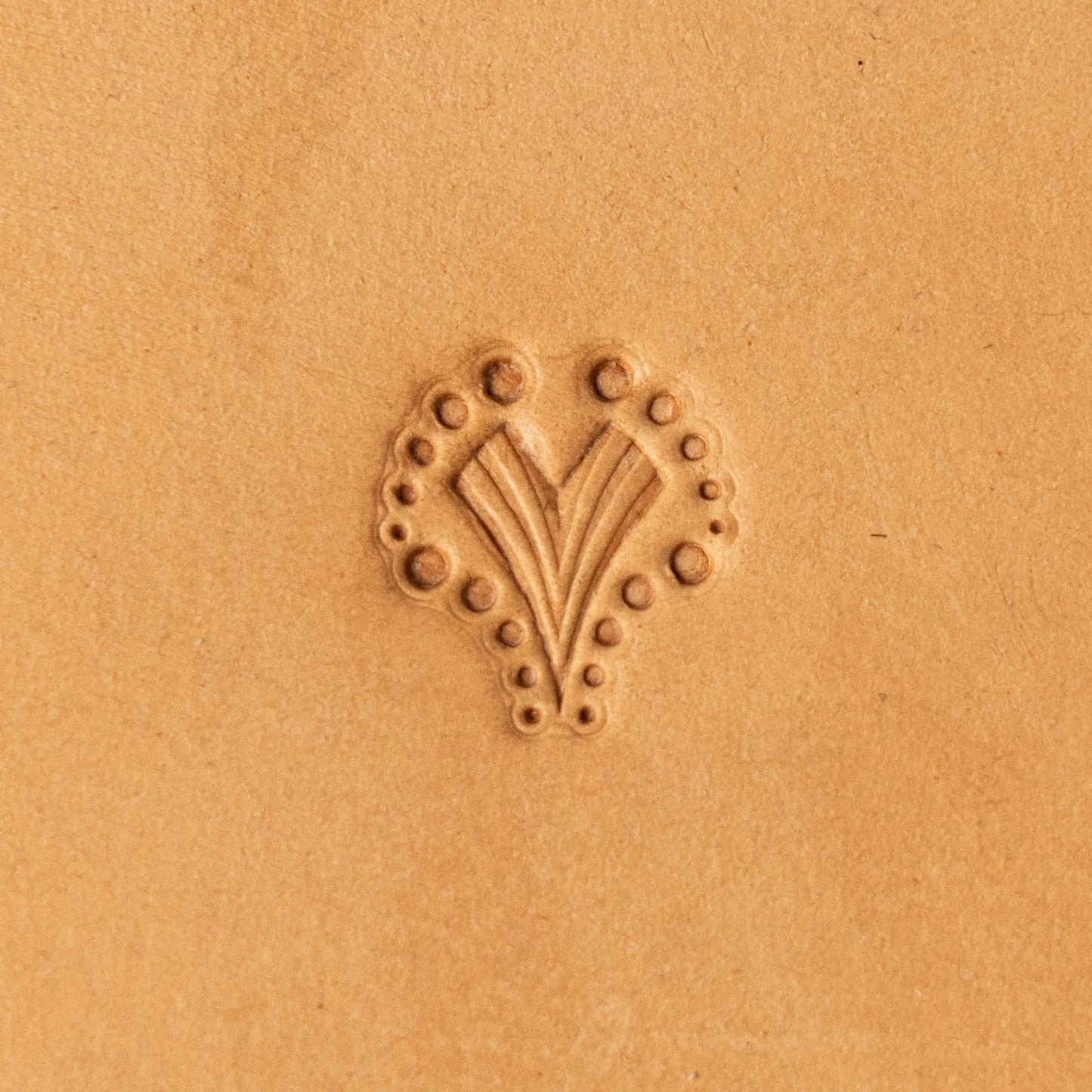 LT239 Heart Leather Stamping Tool–Motif Heart 15x16mm (7/12" x 5/8")