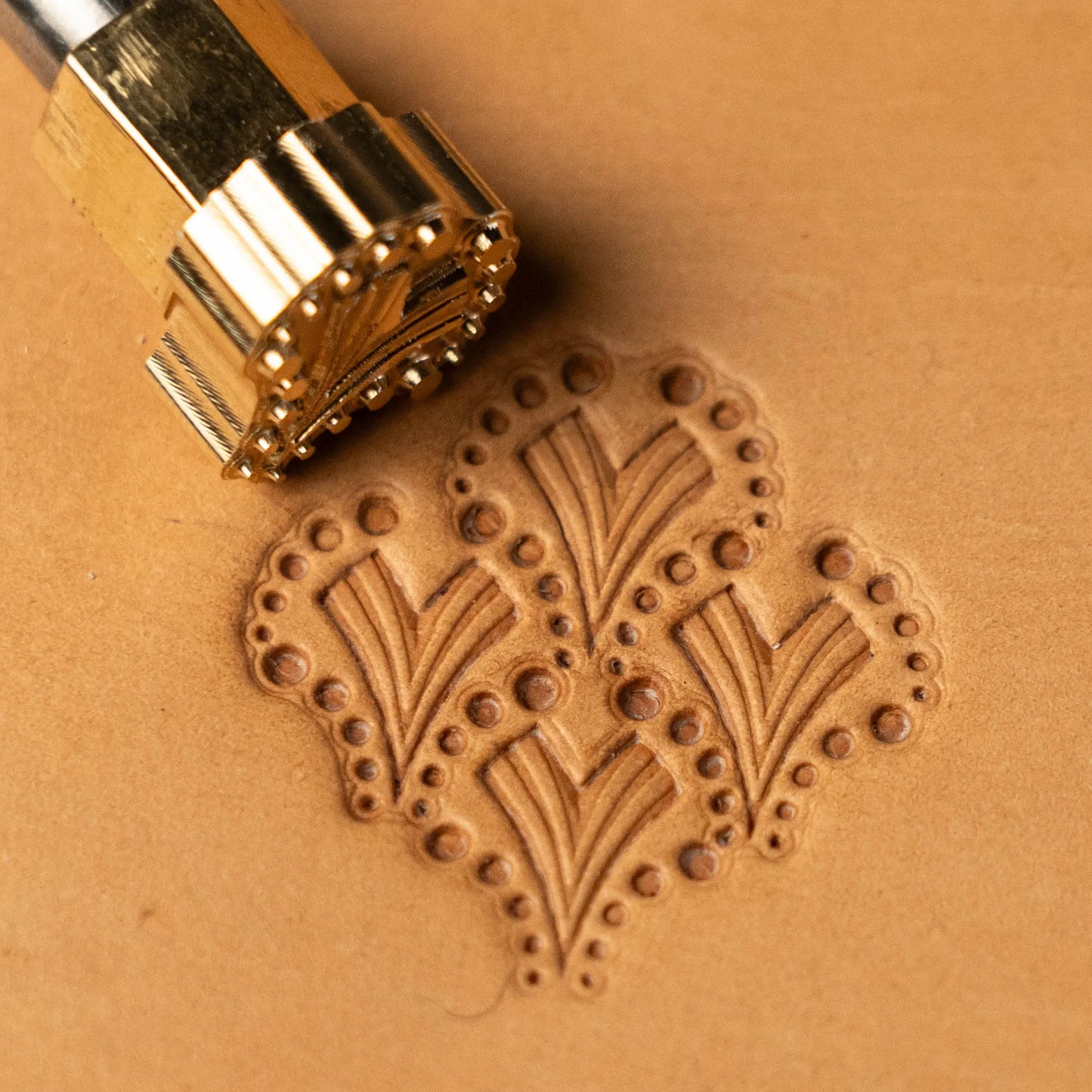 LT239 Heart Leather Stamping Tool–Motif Heart 15x16mm (7/12" x 5/8")