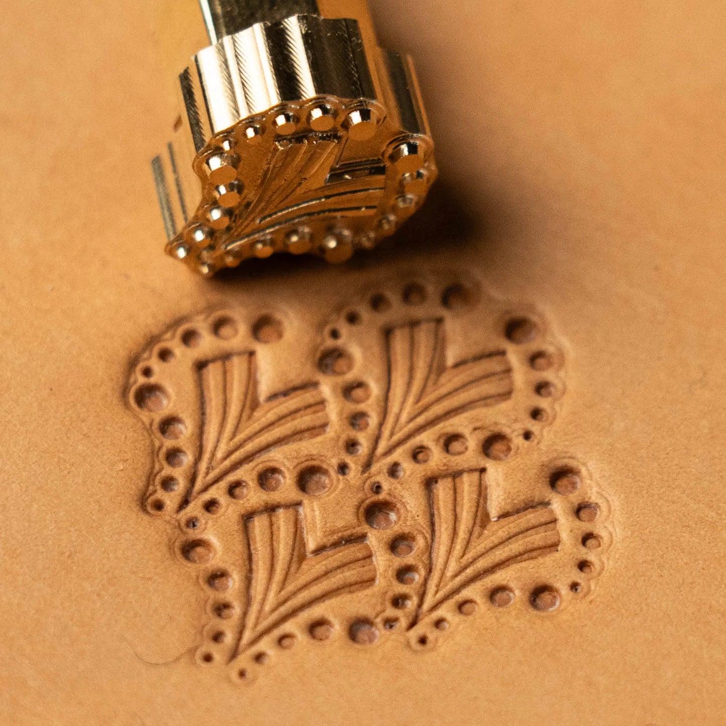 LT239 Heart Leather Stamping Tool–Motif Heart 15x16mm (7/12" x 5/8")
