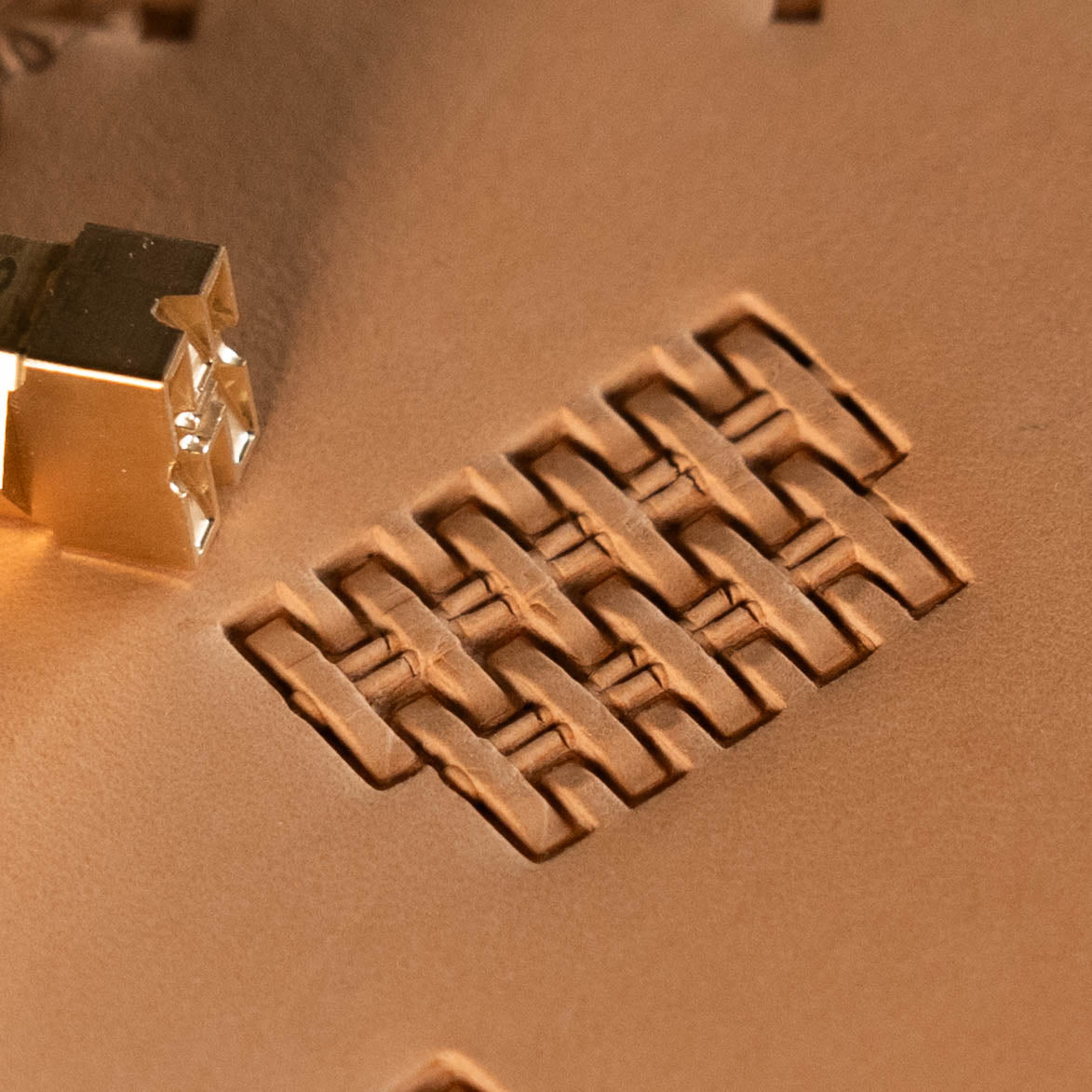 LT302 Basket Weave Leather Stamping Tool–Interlocking Blocks Basket Weave 11x08mm (7/16" x 5/16")