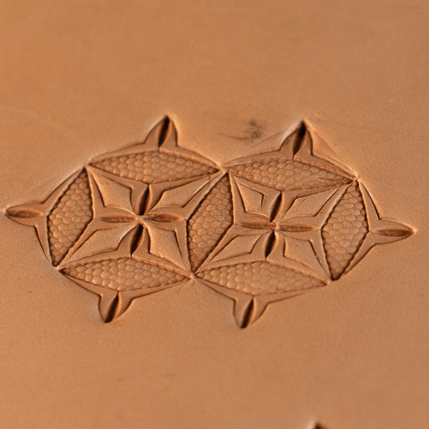 LT326 Geometric Leather Stamping Tool–Honeycomb Texture Geometric 15x15mm (7/12" x 7/12")