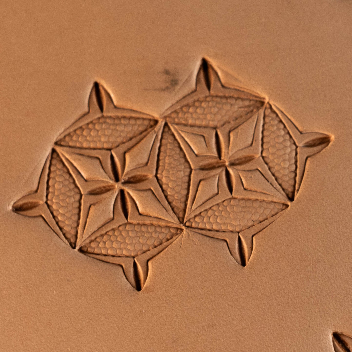LT326 Geometric Leather Stamping Tool–Honeycomb Texture Geometric 15x15mm (7/12" x 7/12")