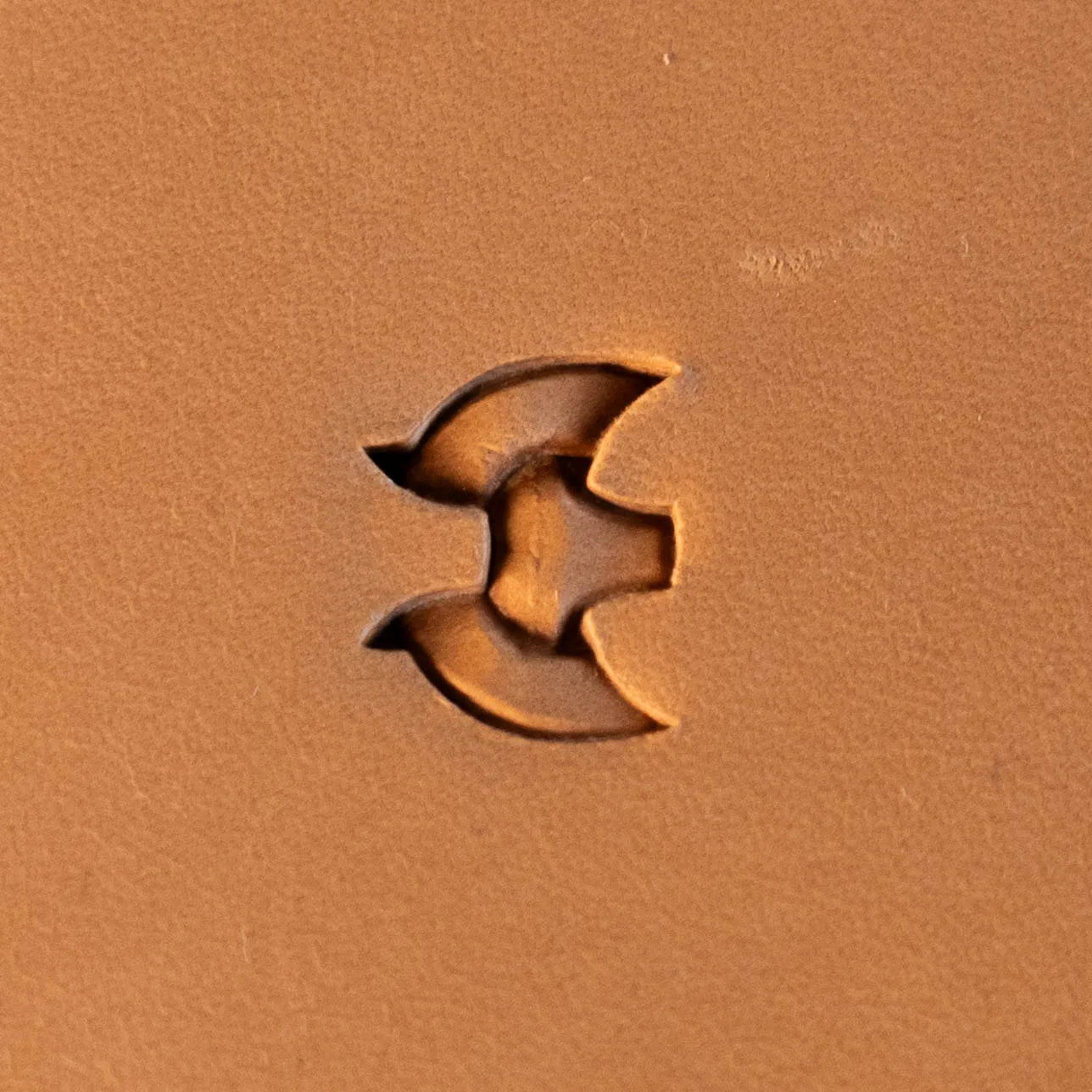 LT422 Basket Weave Leather Stamping Tool–Chain Link Basket Weave 12x15mm (7/15" x 7/12")