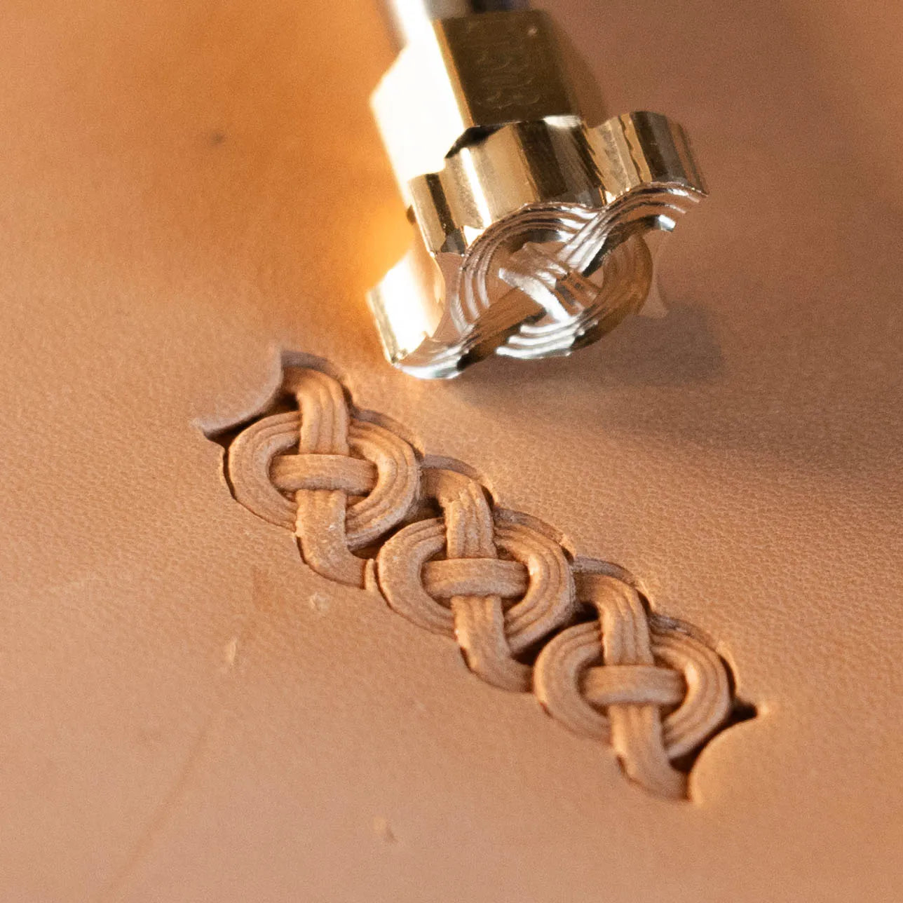 LT503 Celtic Knot Leather Stamping Tool– Celtic Knot 17x12mm (2/3" x 7/15")