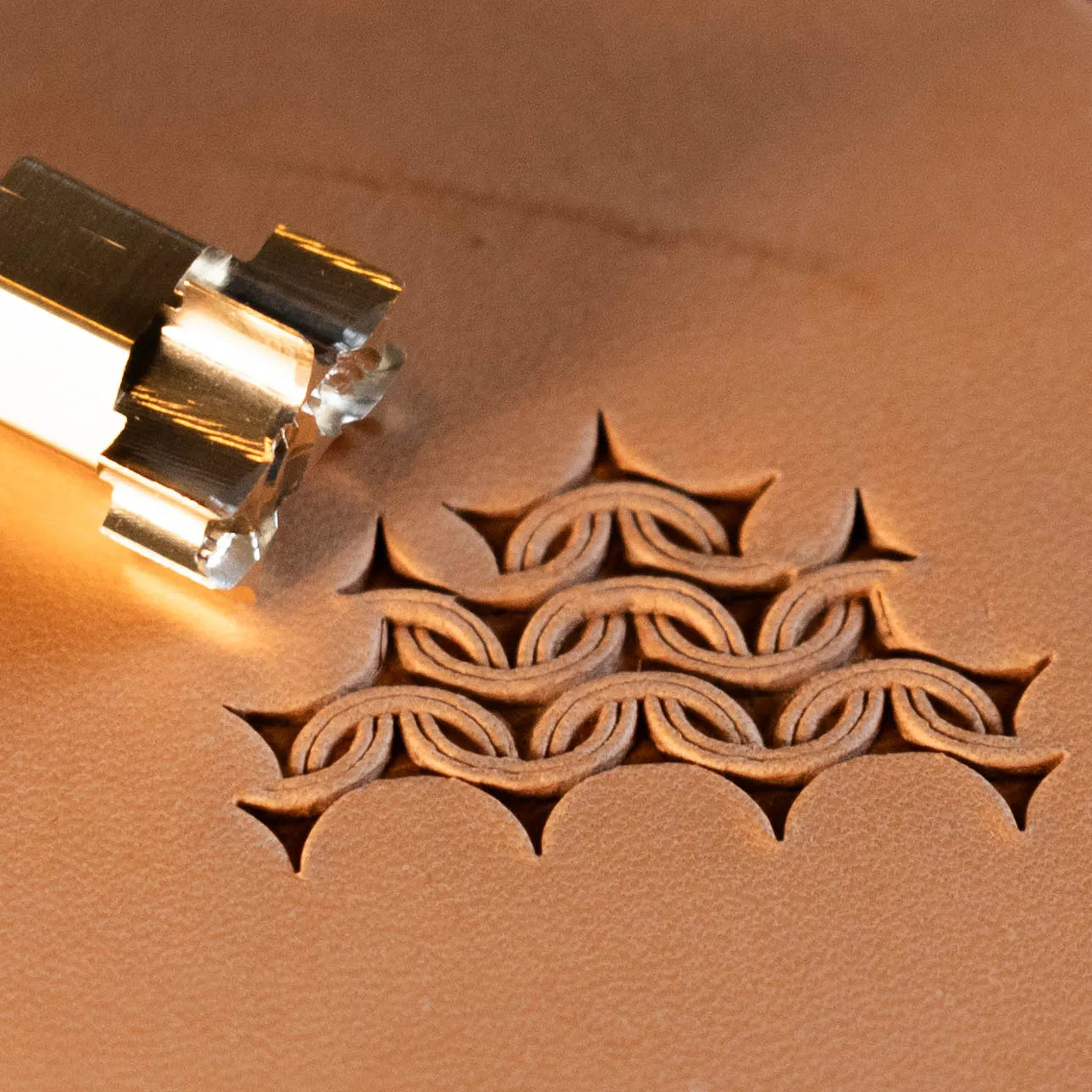 LT506 Geometric Leather Stamping Tool–Chain Links Geometric 15x13mm (7/12" x 1/2")