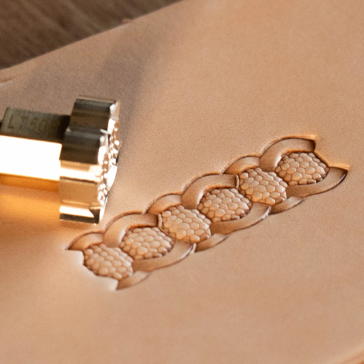 LT508 Geometric Leather Stamping Tool–Honeycomb Chain Geometric 17x14mm (2/3" x 5/9")