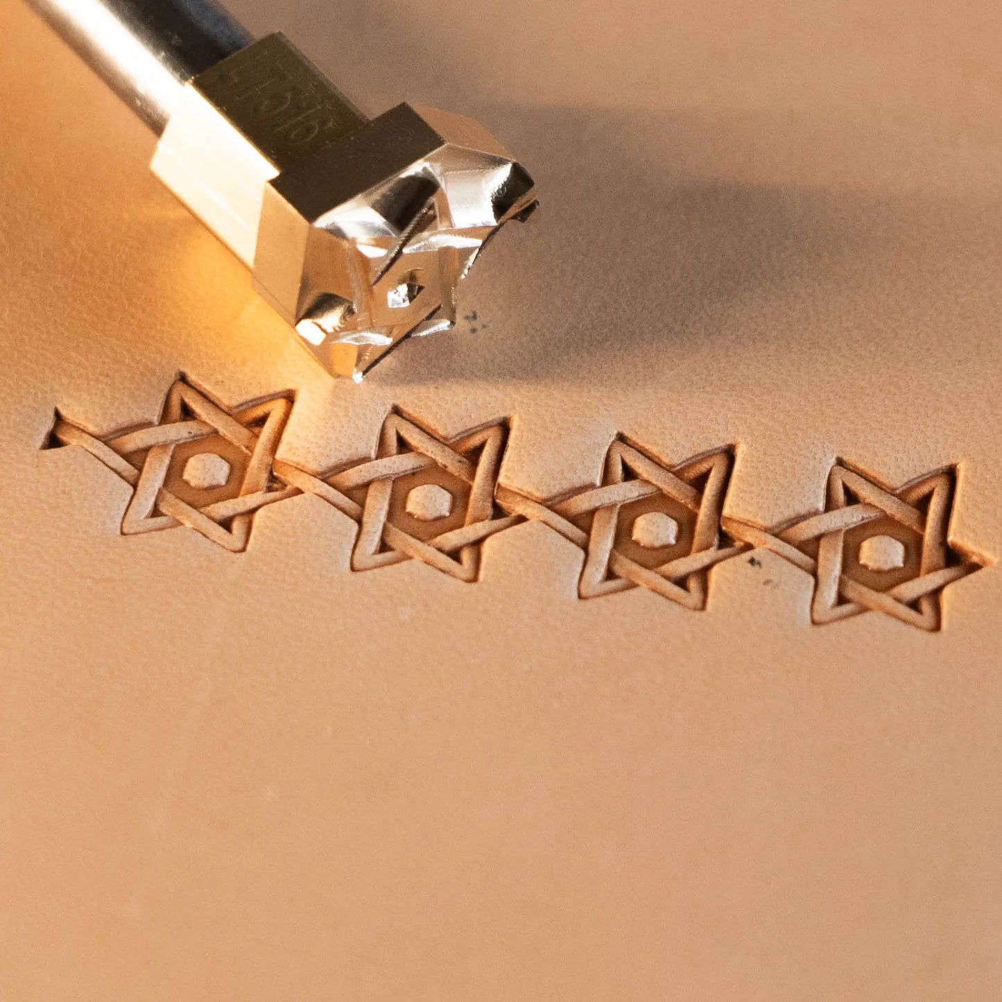 LT516 Geometric Leather Stamping Tool–Interlocking Stars Geometric 16x13mm (5/8" x 1/2")