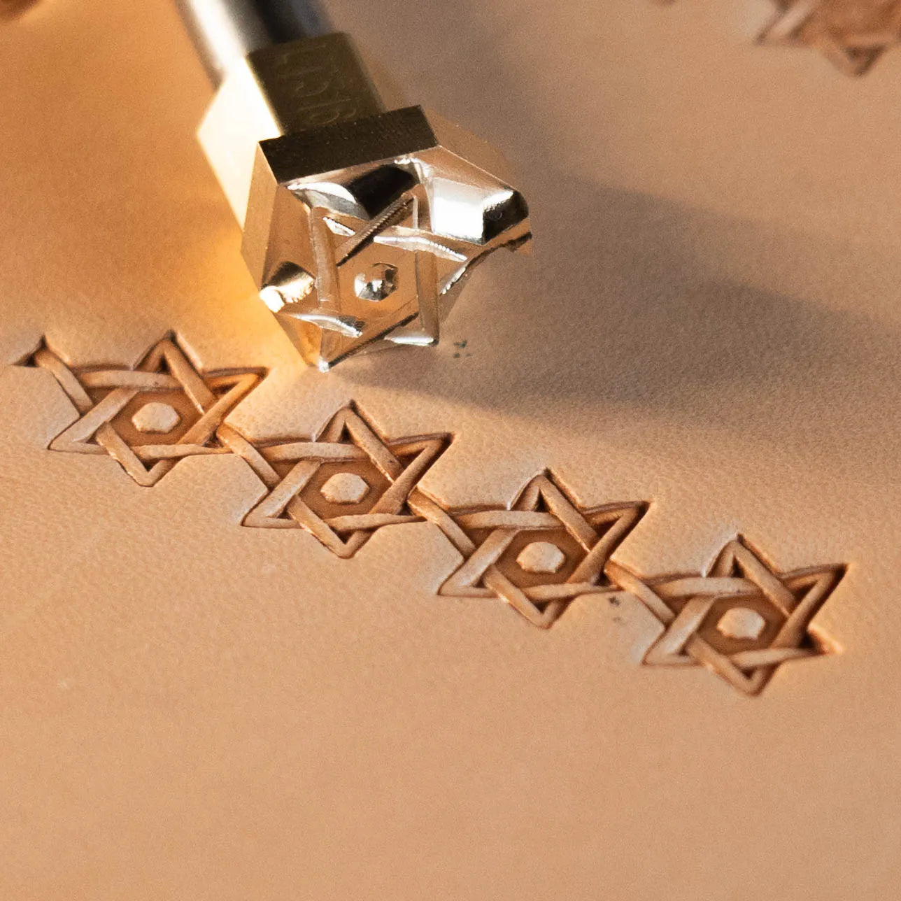 LT516 Geometric Leather Stamping Tool–Interlocking Stars Geometric 16x13mm (5/8" x 1/2")
