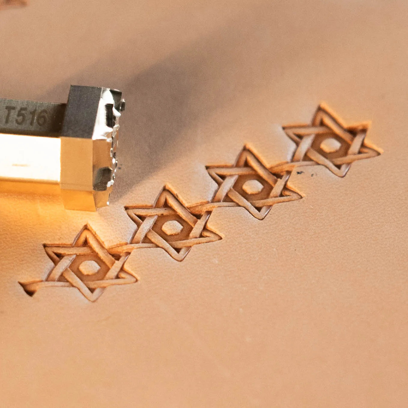 LT516 Geometric Leather Stamping Tool–Interlocking Stars Geometric 16x13mm (5/8" x 1/2")