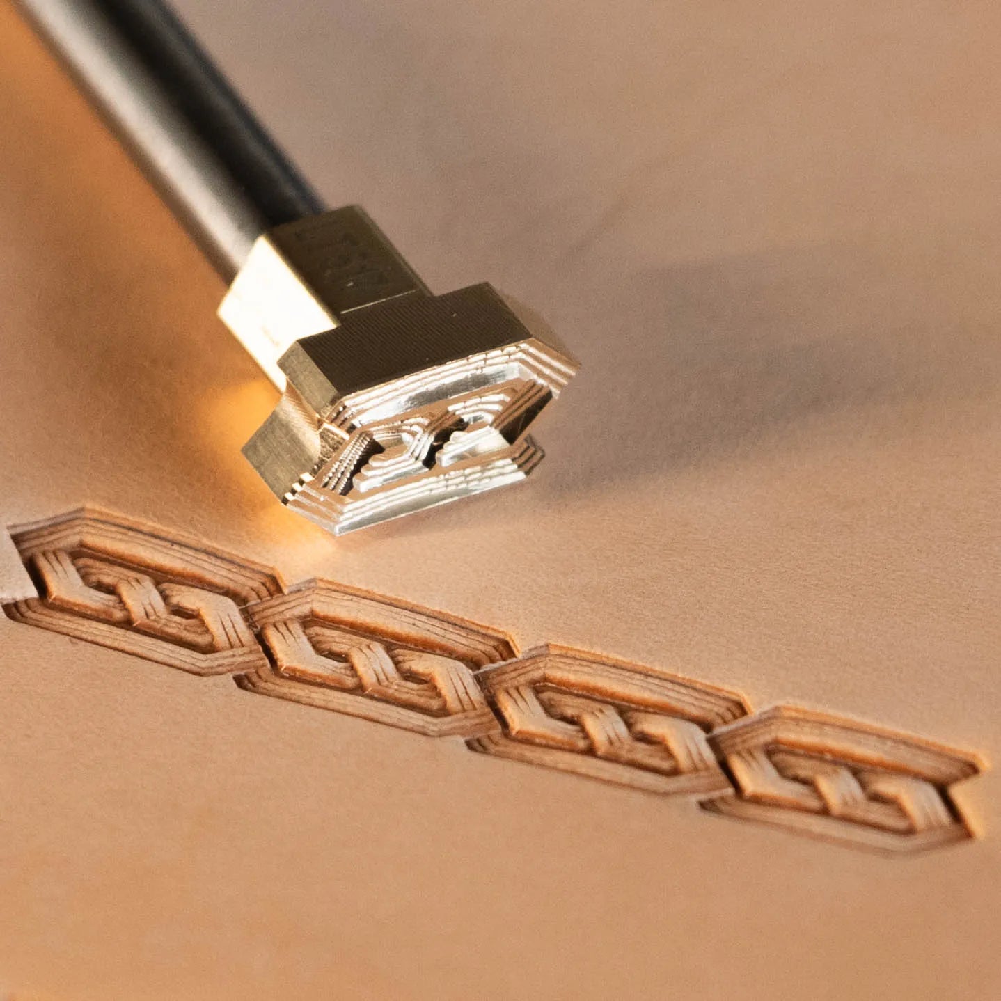 LT517 Geometric Leather Stamping Tool–Chain Link Geometric 20x10mm (11/14" x 2/5")