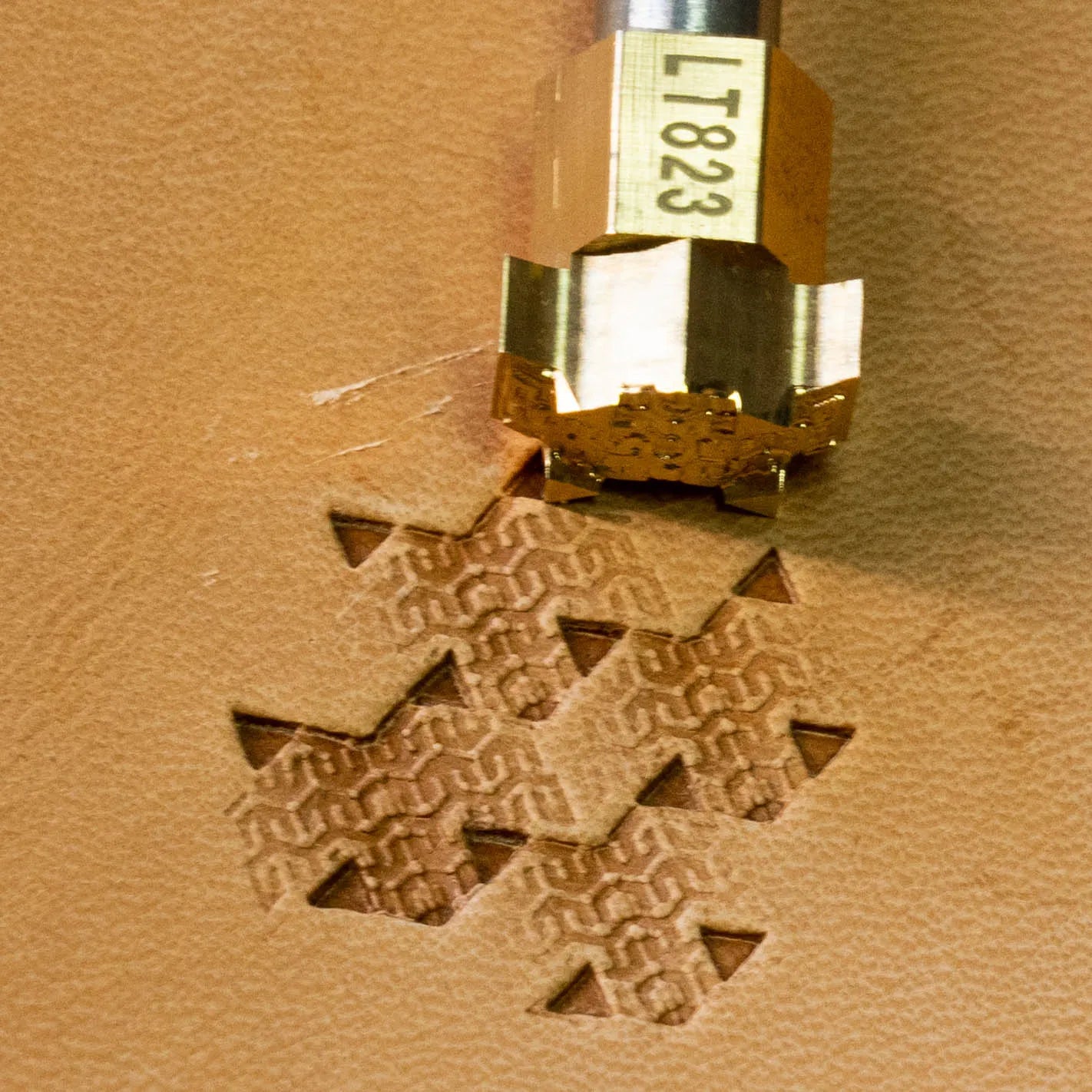 LT823 Basket Weave Leather Stamping Tool for Professional Crafters – Basket Weave 15x12mm (7/12" x 7/15")