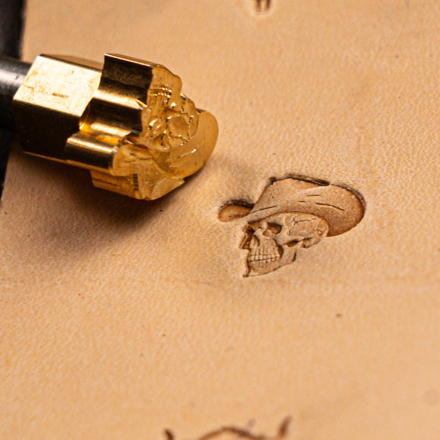 LT565 Skull Leather Stamping Tool–Cowboy Hat Skull 17x15mm (2/3" x 7/12")