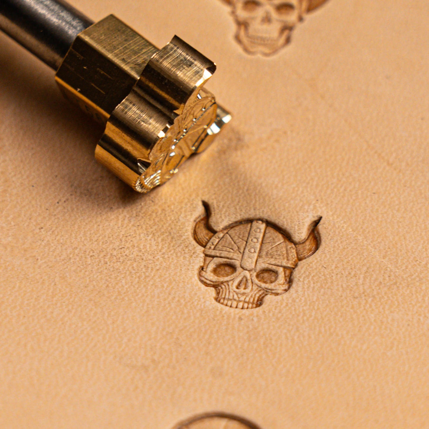 LT566 Skull Leather Stamping Tool–Viking Helmet Skull 16x17mm (5/8" x 2/3")