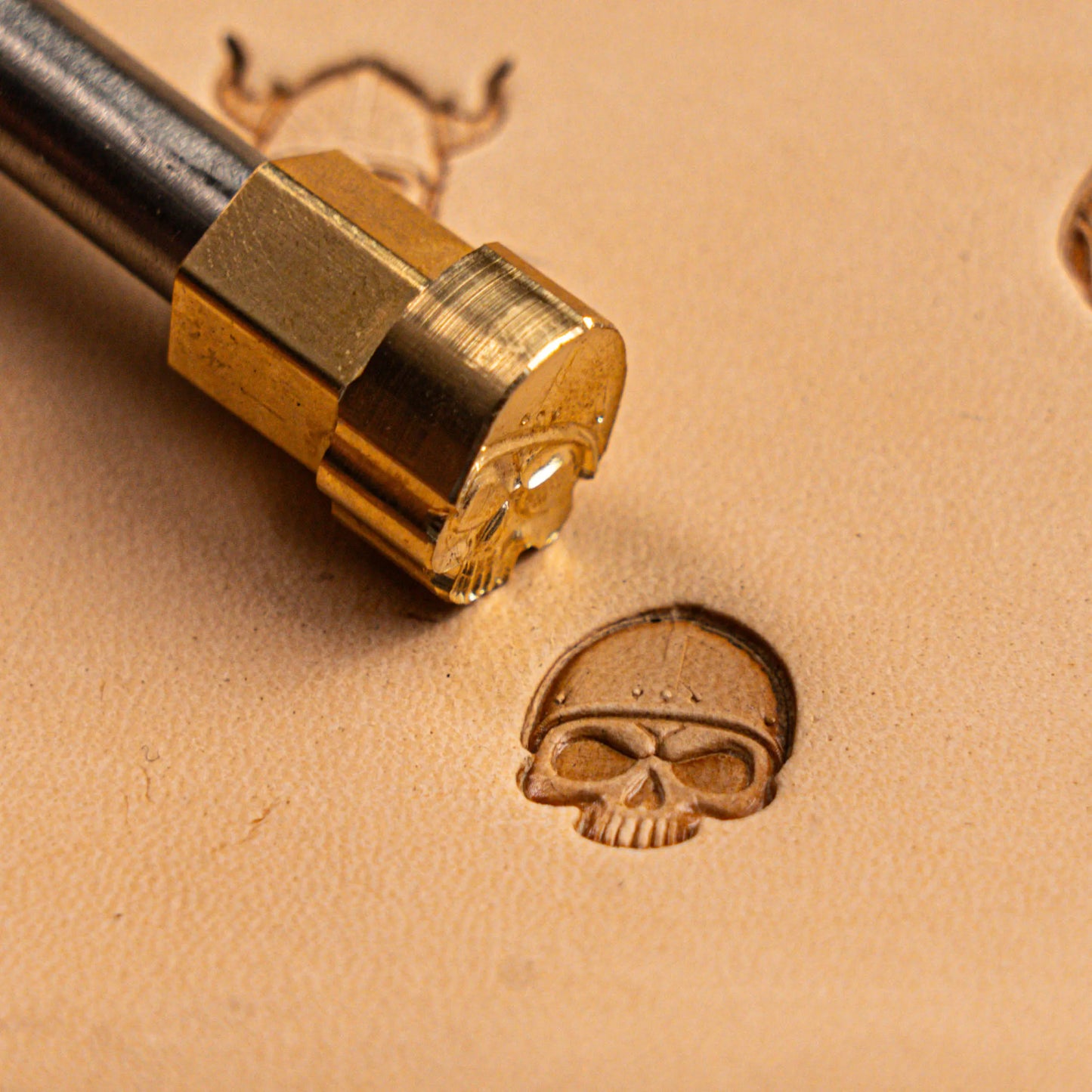 LT572 Skull Leather Stamping Tool–Viking Helmet Skull 12x15mm (7/15" x 7/12")