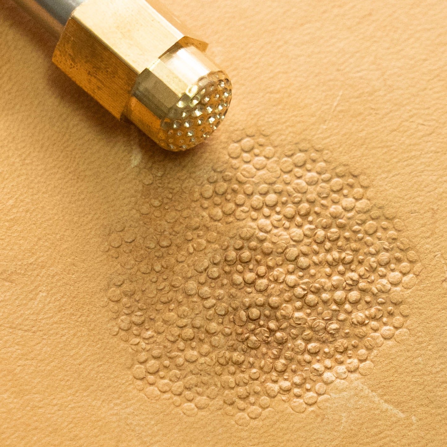 LT770 Pebble Cluster Leather Stamping Tool– Pebble Cluster 10x10mm (2/5" x 2/5")