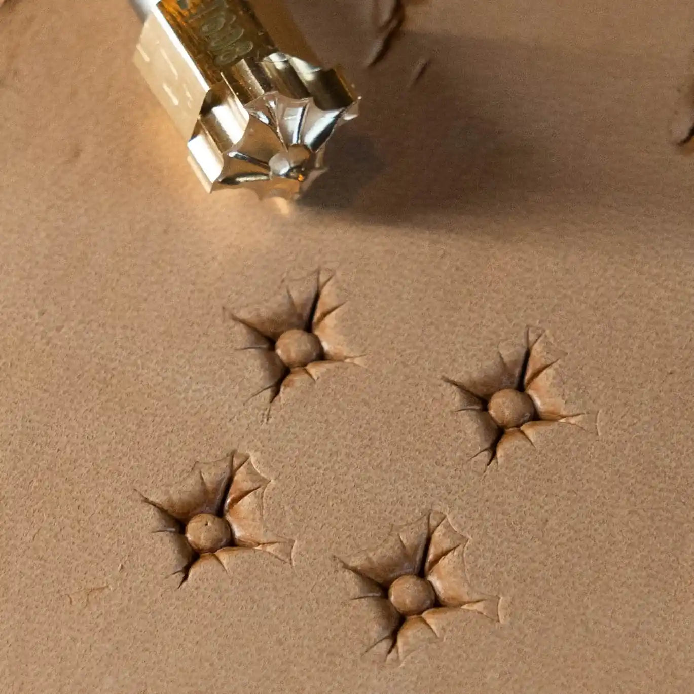 LT608 Geometric Leather Stamping Tool–Starburst Geometric 14x13mm (5/9" x 1/2")