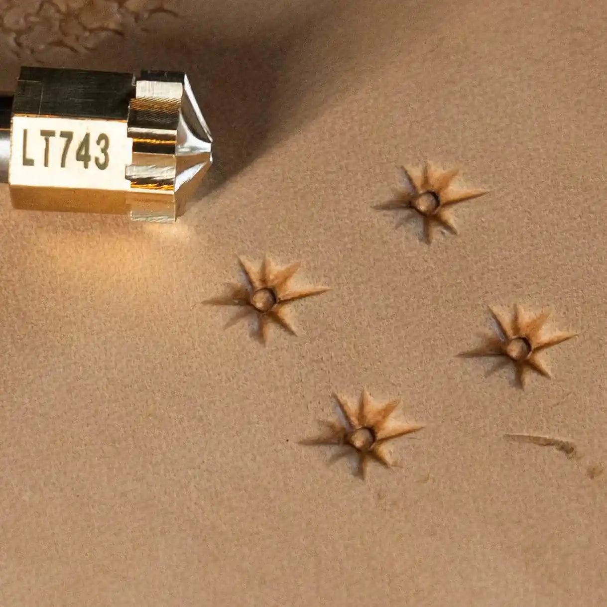 LT743 Starburst Leather Stamping Tool– Starburst 13x13mm (1/2" x 1/2")