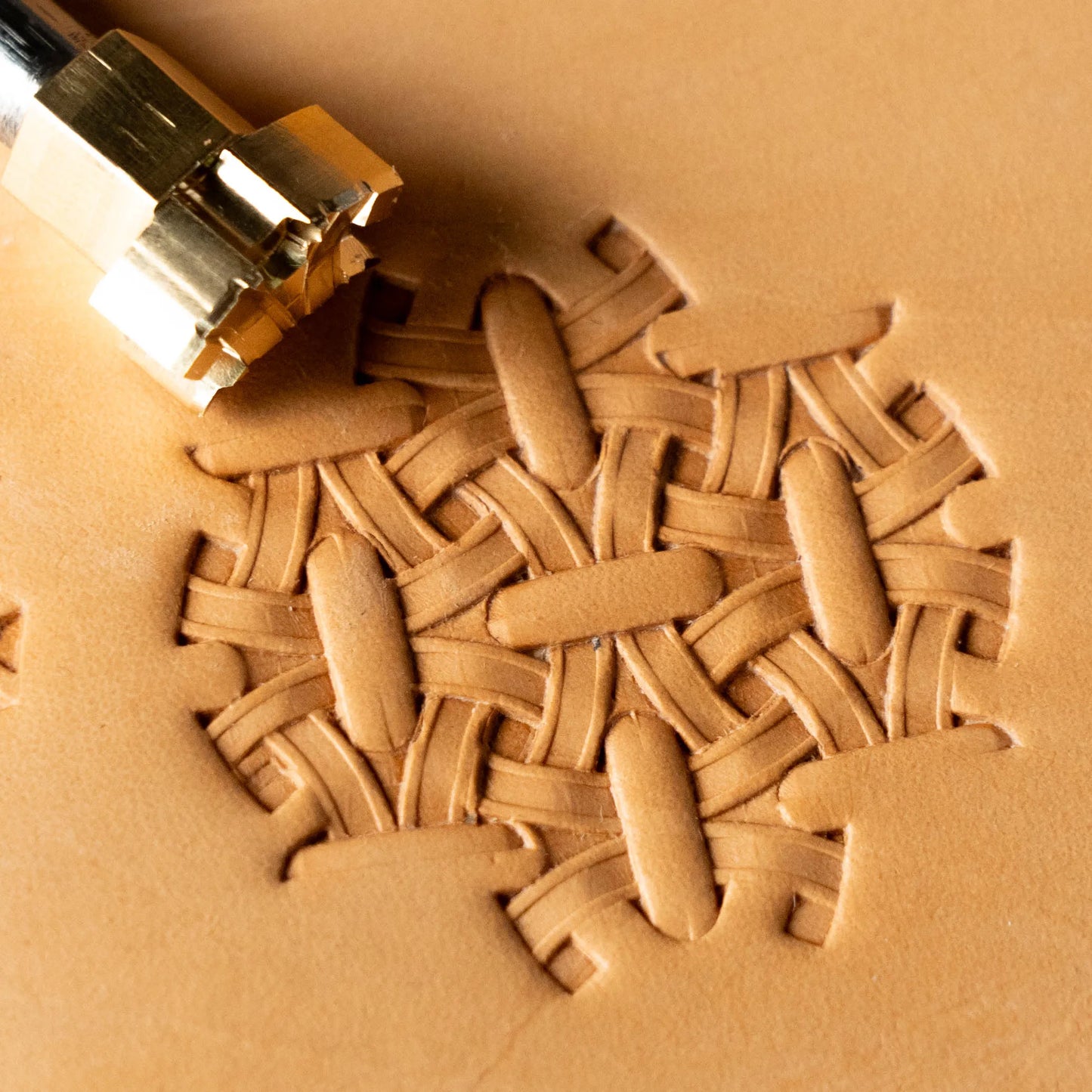 LT219 Basket Weave Leather Stamping Tool–Interlaced Basket Weave 18x10mm (11/16x3/8")