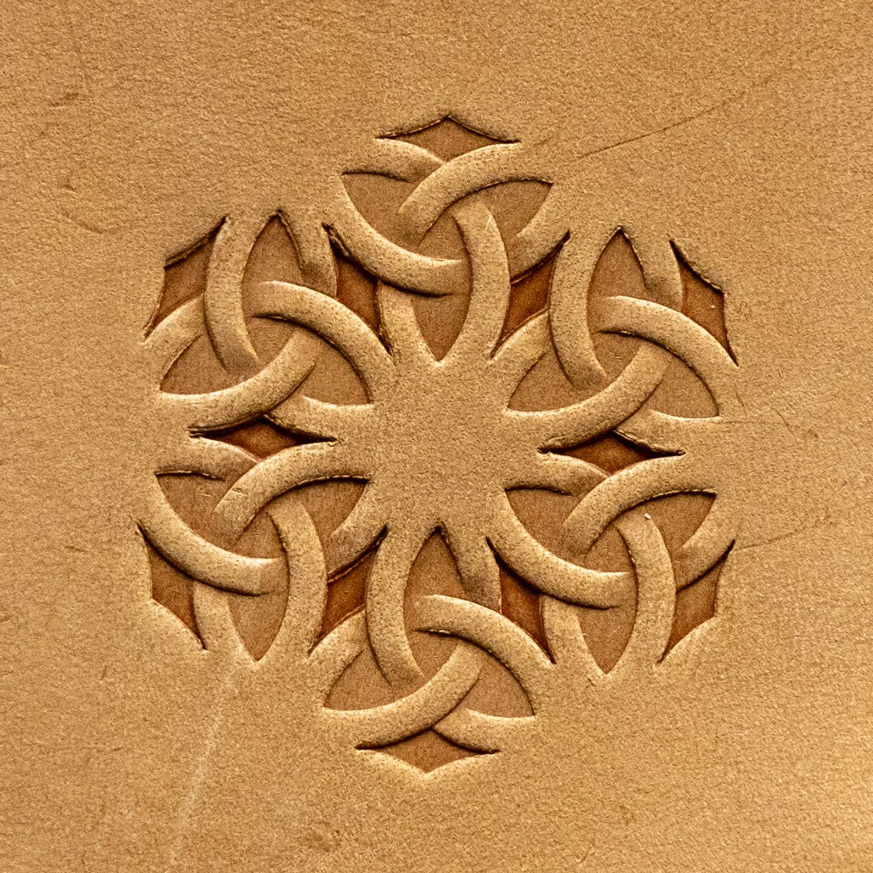 LT834 Geometric Leather Stamping Tool for Professional Crafters – Celtic Knot Geometric 18x18mm (5/7" x 5/7")